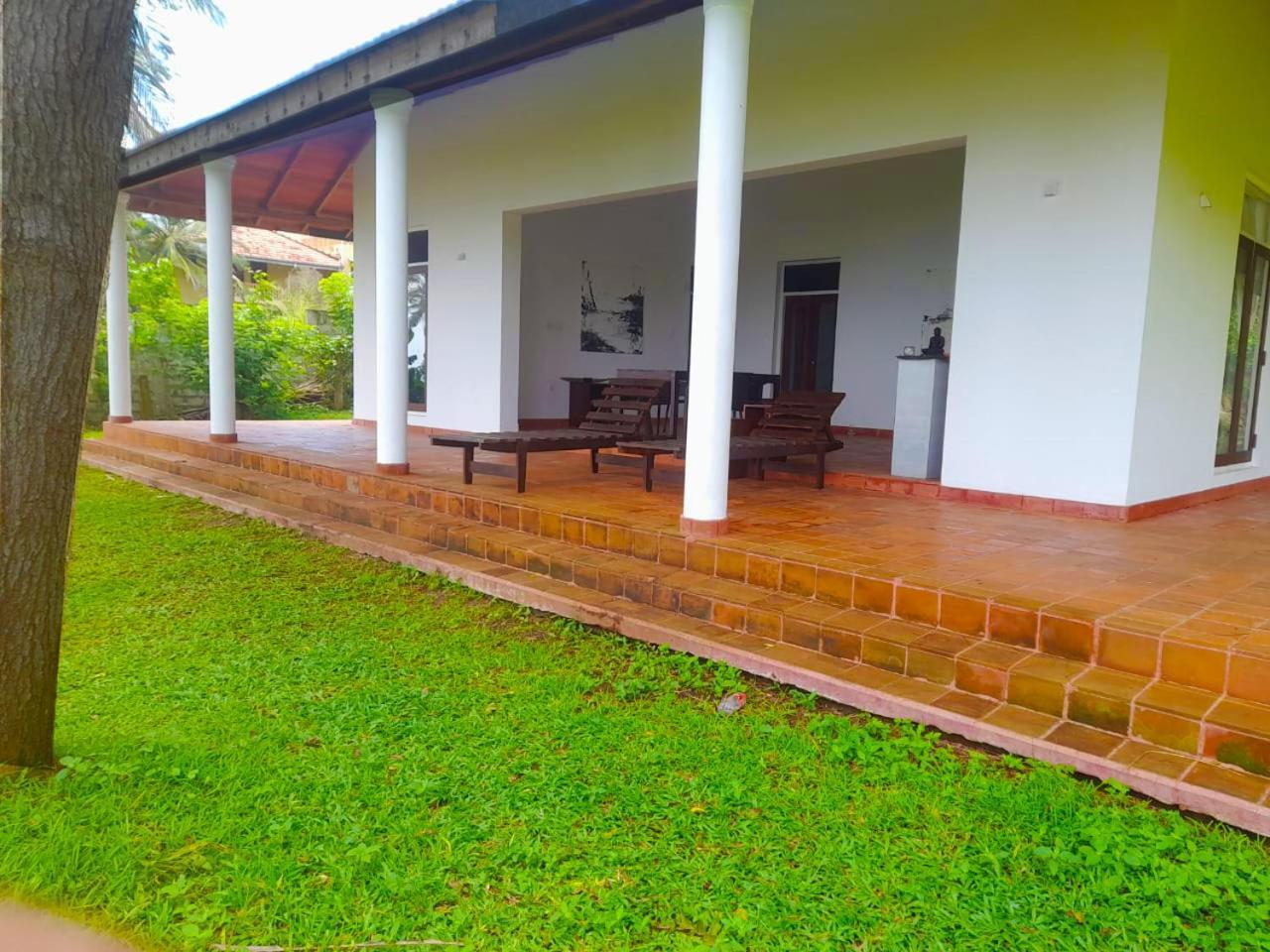 Bluewind Resort Tangalle Exterior foto